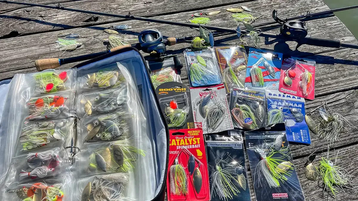 un lot de spinnerbaits pour la pêche des carnassiers